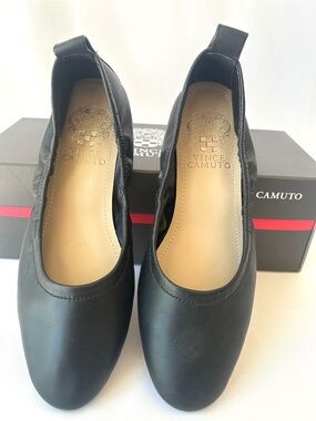 Vince Camuto Women's Black Leather Comfort Round Toe Slip-On Ballet Flats 6.5